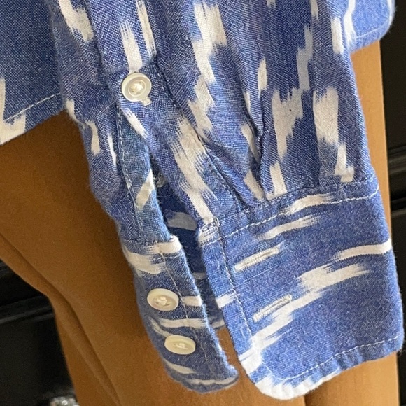 J. Crew The Perfect Button Down Shirt - Picture 4 of 10